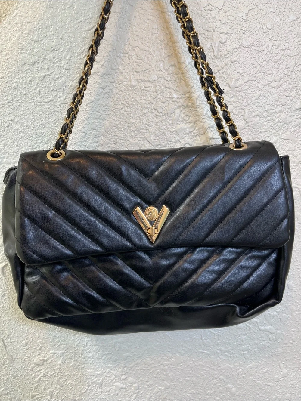 Valentino by Mario Valentino Quilted Shoulder Bag 🖤✨